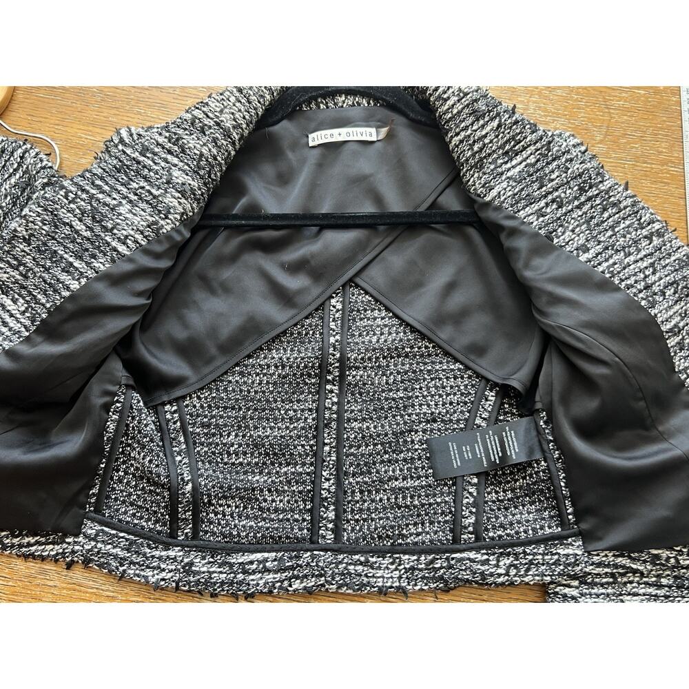 Alice + Olivia Tweed Crop Black & White Blazer Size 2 Small - Picture 9 of 9